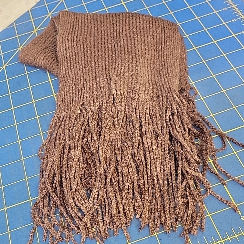 Knit 20" Scarf w 30" w Fringe New - Brown